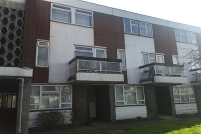  Image of 3 bedroom Maisonette to rent in Cherry Tree Lane Rainham RM13 at Rainham, RM13 8TS