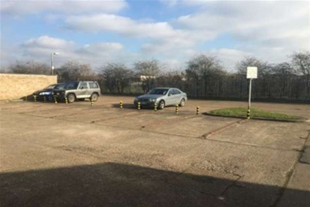 Image of 3 bedroom Maisonette to rent in Cherry Tree Lane Rainham RM13 at Rainham, RM13 8TS