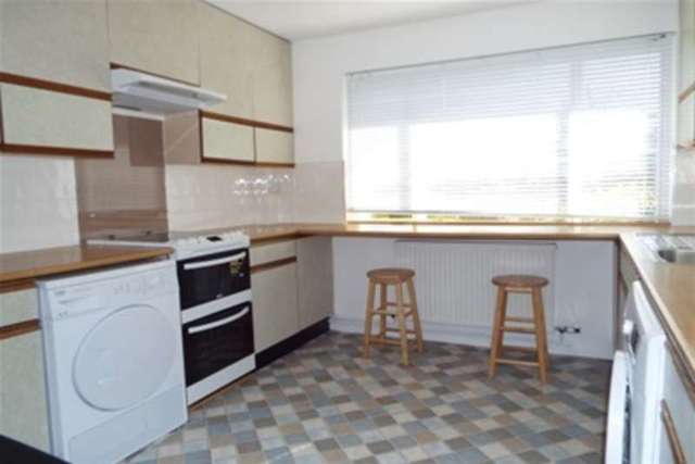  Image of 3 bedroom Detached house to rent in Upton Road Chichester PO19 at Chichester, PO19 8QQ