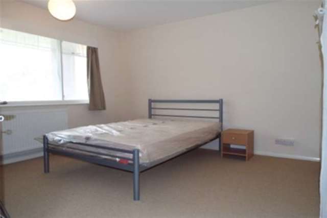  Image of 3 bedroom Detached house to rent in Upton Road Chichester PO19 at Chichester, PO19 8QQ