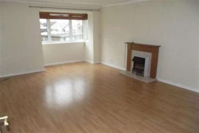  Image of 3 bedroom Flat to rent in Somerstown Chichester PO19 at Chichester, PO19 6AF