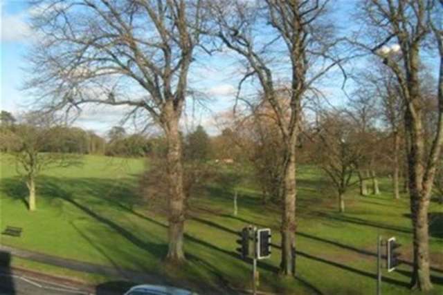  Image of 3 bedroom Flat to rent in Somerstown Chichester PO19 at Chichester, PO19 6AF