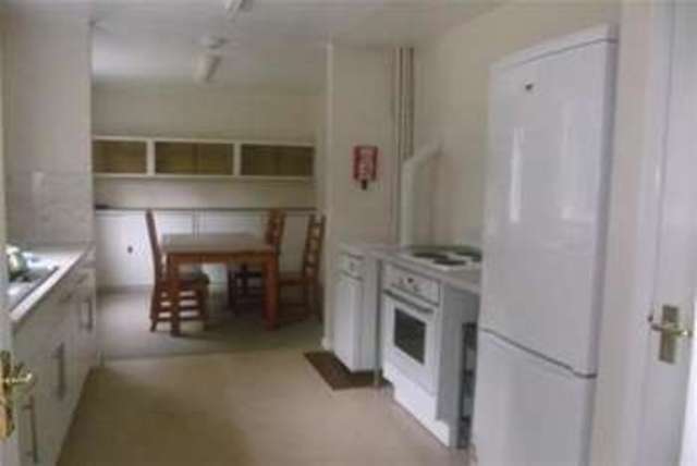  Image of 5 bedroom Detached house to rent in Upton Road Chichester PO19 at Chichester, PO19 8QQ