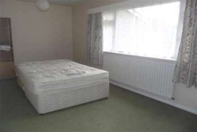  Image of 5 bedroom Detached house to rent in Upton Road Chichester PO19 at Chichester, PO19 8QQ