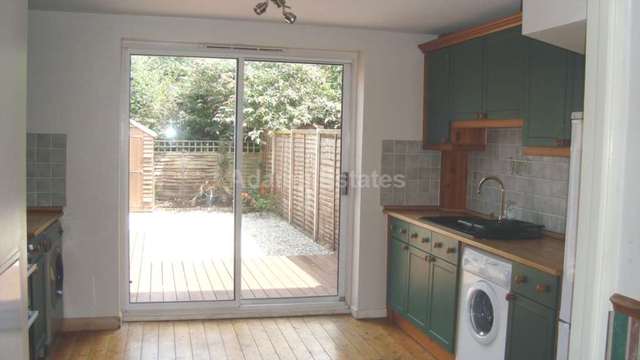  Image of 2 bedroom Terraced house to rent in Chilcombe Way Lower Earley Reading RG6 at Chilcombe Way Lower Earley Reading, RG6 3DD