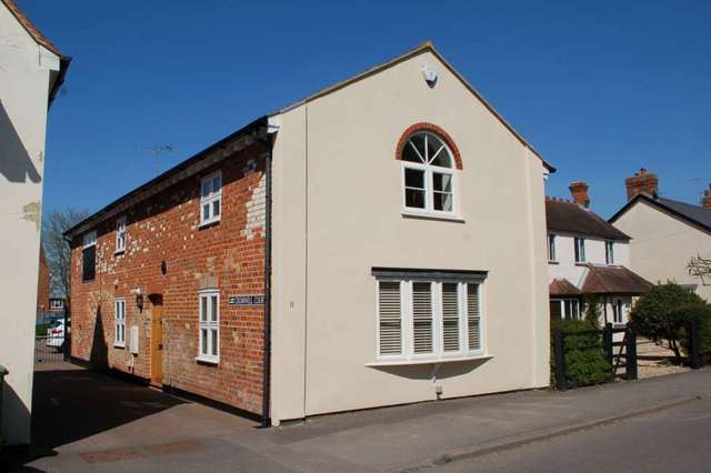  Image of 3 bedroom Detached house for sale in Lower Icknield Way Chinnor OX39 at Lower Icknield Way  Chinnor, OX39 4DZ