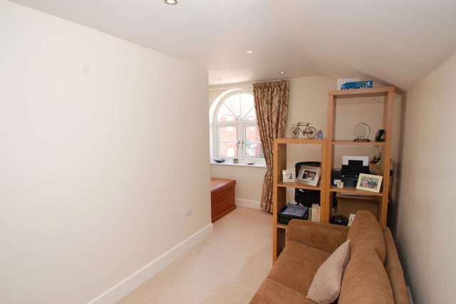  Image of 3 bedroom Detached house for sale in Lower Icknield Way Chinnor OX39 at Lower Icknield Way  Chinnor, OX39 4DZ