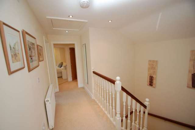  Image of 3 bedroom Detached house for sale in Lower Icknield Way Chinnor OX39 at Lower Icknield Way  Chinnor, OX39 4DZ