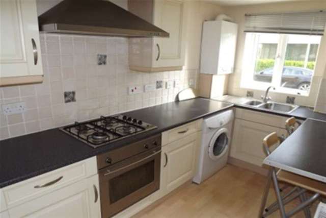  Image of 2 bedroom Flat to rent in Newlands Road Christchurch BH23 at Christchurch, BH23 3QB