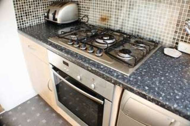  Image of 2 bedroom Flat to rent in Fernbank Church Road Buckhurst Hill IG9 at Church Road  Buckhurst Hill, IG9 5RN