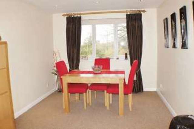  Image of 2 bedroom Flat to rent in Fernbank Church Road Buckhurst Hill IG9 at Church Road  Buckhurst Hill, IG9 5RN
