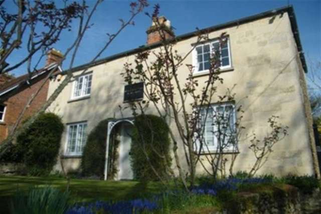  Image of 3 bedroom Detached house to rent in Church Way Iffley Oxford OX4 at Oxford, OX4 4EG
