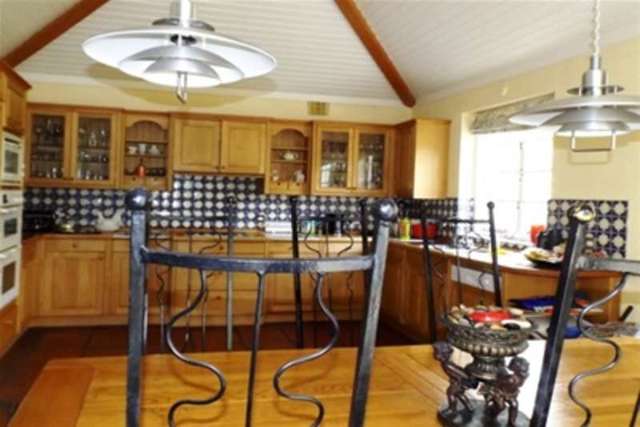  Image of 3 bedroom Detached house to rent in Church Way Iffley Oxford OX4 at Oxford, OX4 4EG