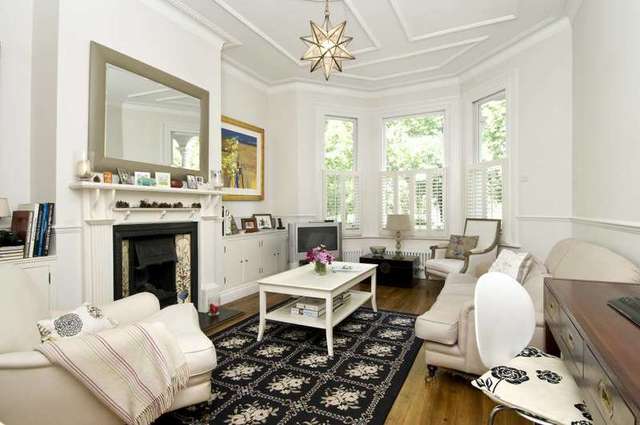  Image of 2 bedroom Flat for sale in Clapham Common West Side London SW4 at Clapham Common West Side  London, SW4 9AZ