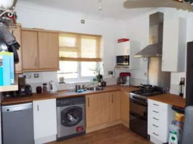  Image of 1 bedroom Flat for sale in Clarendon Road Luton LU2 at Luton Bedfordshire Stopsley, LU2 7PQ