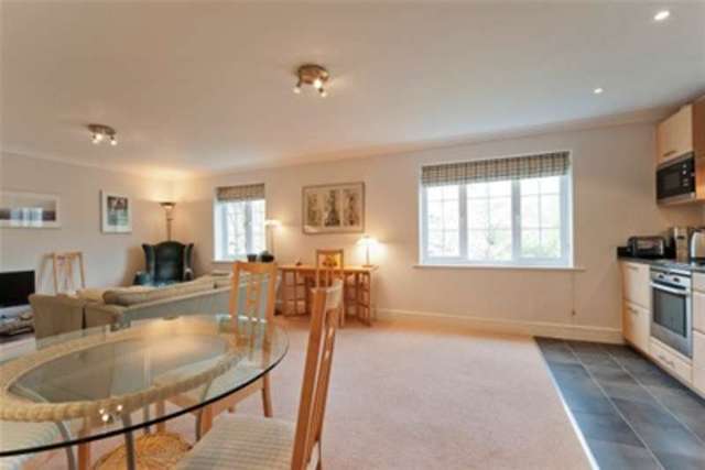  Image of 3 bedroom Flat to rent in Clear Water Place Oxford OX2 at Oxford, OX2 7NL