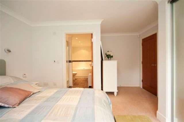  Image of 3 bedroom Flat to rent in Clear Water Place Oxford OX2 at Oxford, OX2 7NL
