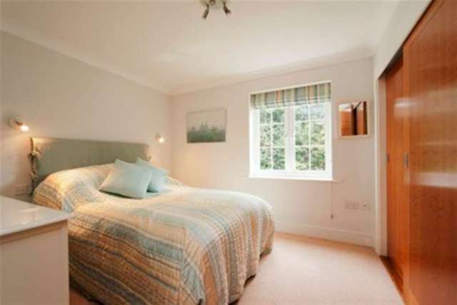  Image of 3 bedroom Flat to rent in Clear Water Place Oxford OX2 at Oxford, OX2 7NL