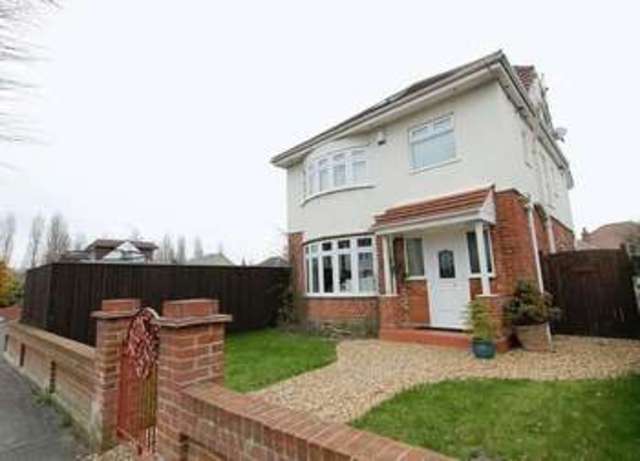  Image of 4 bedroom Detached house to rent in Clingan Road Southbourne Bournemouth BH6 at Clingan Road  Bournemouth, BH6 5QA