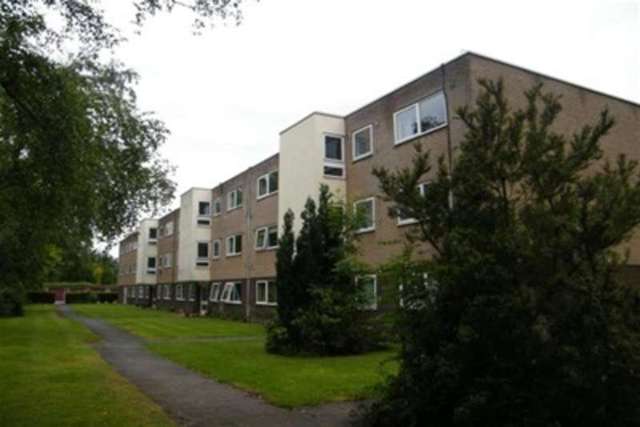  Image of 2 bedroom Flat to rent in Brooklands Road Sale M33 at Sale, M33 3QE
