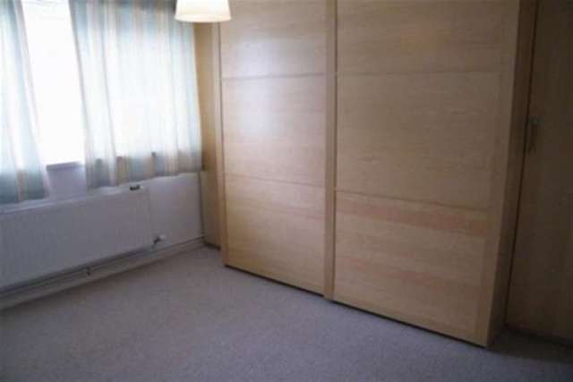  Image of 2 bedroom Flat to rent in Brooklands Road Sale M33 at Sale, M33 3QE