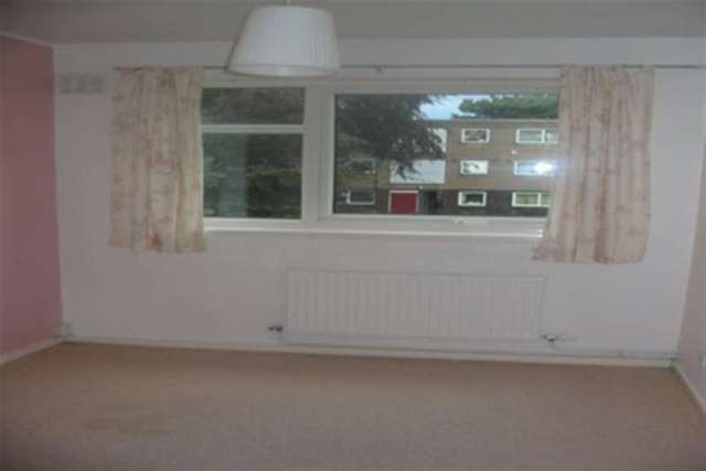  Image of 2 bedroom Flat to rent in Brooklands Road Sale M33 at Sale, M33 3QE