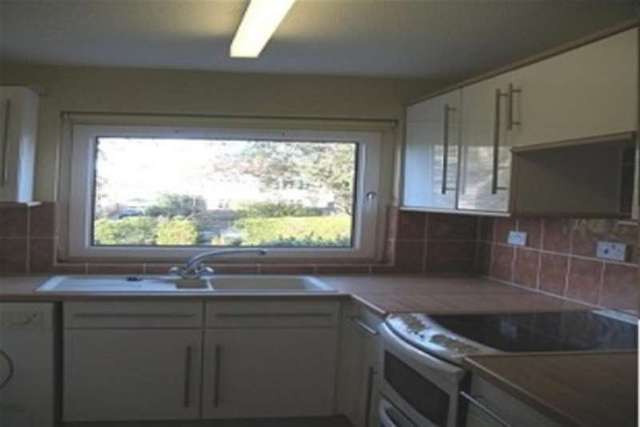  Image of 2 bedroom Flat to rent in Cockerell Rise East Cowes PO32 at East Cowes, PO32 6JL