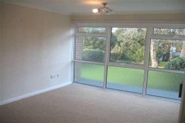  Image of 2 bedroom Flat to rent in Cockerell Rise East Cowes PO32 at East Cowes, PO32 6JL