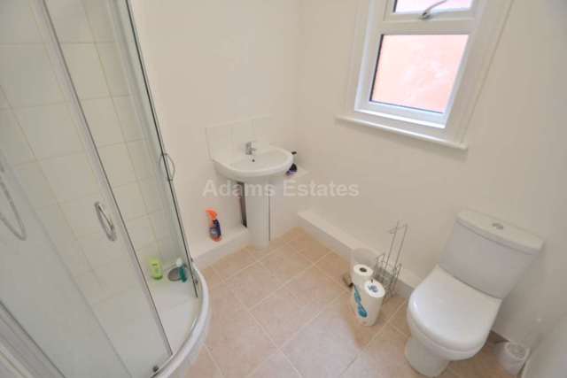  Image of 1 bedroom House Share to rent in College Road Earley Reading RG6 at College Road  Reading, RG6 1QB