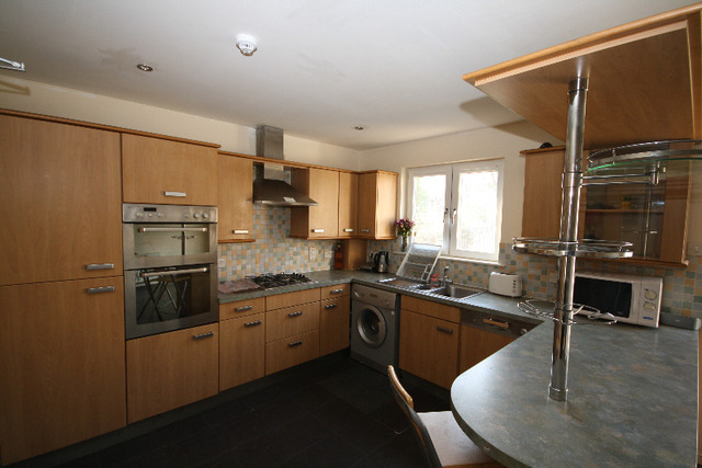  Image of 4 bedroom Semi-Detached house to rent in Constitution Crescent Dundee DD3 at Law Dundee Dundee, DD3 6TT