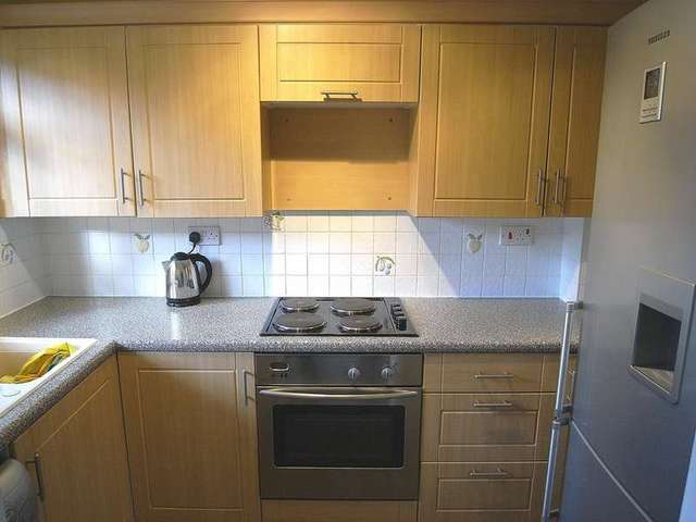  Image of 2 bedroom Semi-Detached house to rent in Conway Close Chandler