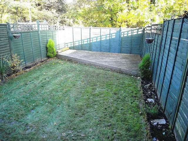  Image of 2 bedroom Semi-Detached house to rent in Conway Close Chandler