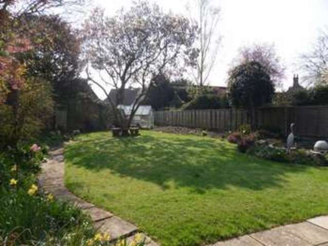  Image of 4 bedroom Detached house for sale in Vicarage Close Cookham Maidenhead SL6 at Vicarage Close  Cookham, SL6 9SE