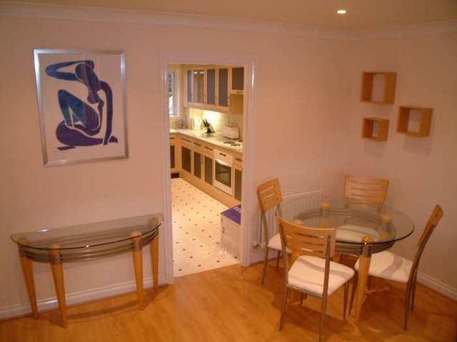  Image of 2 bedroom Apartment to rent in Tinsley Lane Crawley RH10 at Copthorne Court, Tinsley Lane Three Bridges Crawley, RH10 8AQ