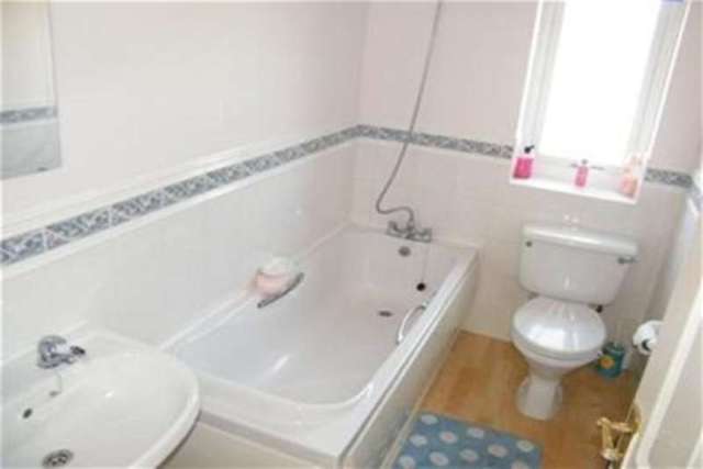  Image of 4 bedroom Detached house to rent in Cornbrook Close Westhoughton Bolton BL5 at Bolton, BL5 2SQ