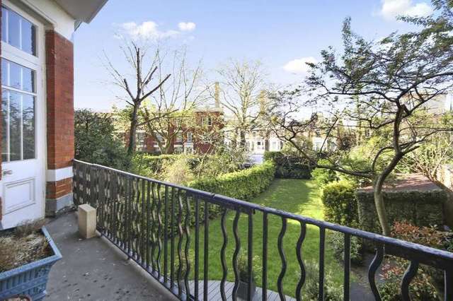  Image of 3 bedroom Flat to rent in Cremorne Road London SW10 at Cornwall Mansions  Cremorne Road, SW10 0PE