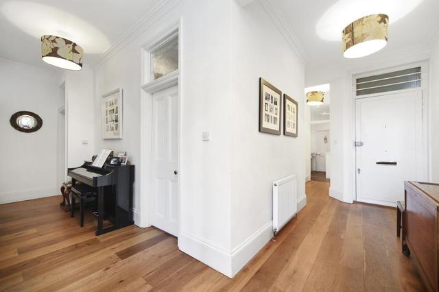  Image of 3 bedroom Flat to rent in Cremorne Road London SW10 at Cornwall Mansions  Cremorne Road, SW10 0PE