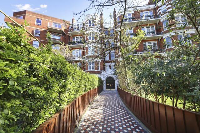  Image of 3 bedroom Flat to rent in Cremorne Road London SW10 at Cornwall Mansions  Cremorne Road, SW10 0PE