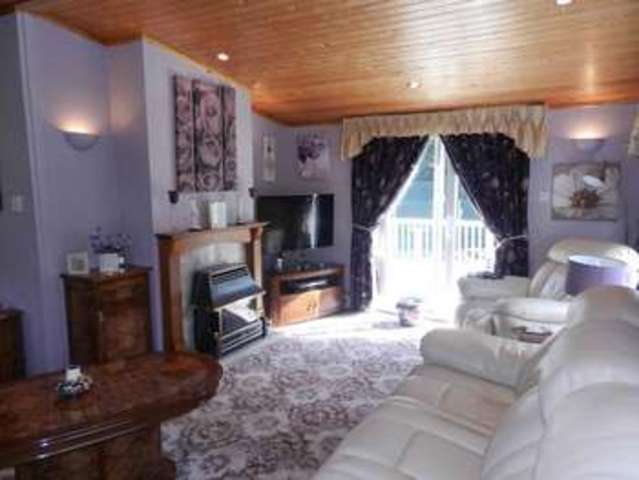  Image of 3 bedroom Property for sale in Country Choice Caravan Park Stratford Bridge Ripple Tewkesbury GL20 at Stratford Bridge Ripple Tewkesbury, GL20 6HD