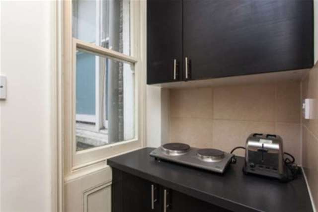  Image of Flat to rent in Craven Hill Gardens London W2 at London, W2 3EA