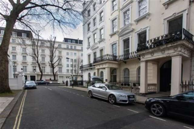  Image of Flat to rent in Craven Hill Gardens London W2 at London, W2 3EA