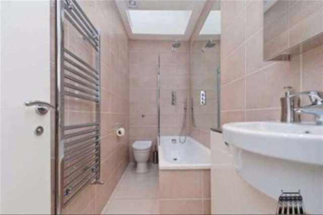  Image of 3 bedroom Flat to rent in Craven Hill Gardens London W2 at London, W2 3EA
