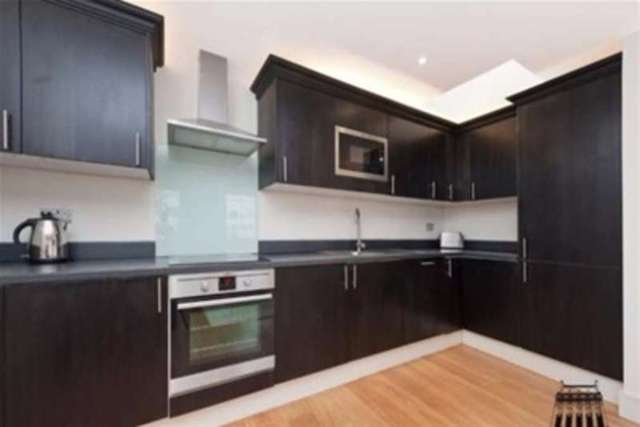  Image of 3 bedroom Flat to rent in Craven Hill Gardens London W2 at London, W2 3EA