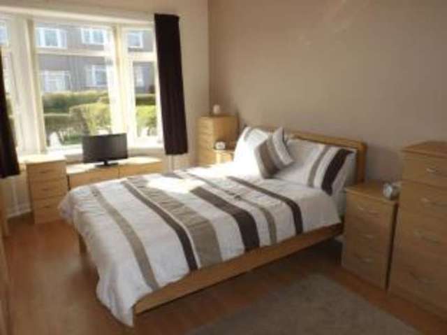  Image of 3 bedroom Flat for sale in Croftside Avenue Glasgow G44 at Glasgow Lanarkshire Castlemilk, G44 5NG