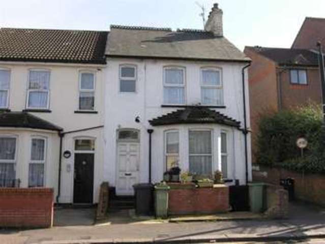  Image of 3 bedroom Property for sale in Cromwell Road Luton LU3 at Cromwell Road Luton Luton, LU3 1DP