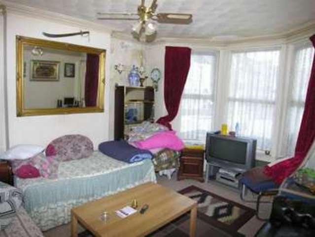  Image of 3 bedroom Property for sale in Cromwell Road Luton LU3 at Cromwell Road Luton Luton, LU3 1DP