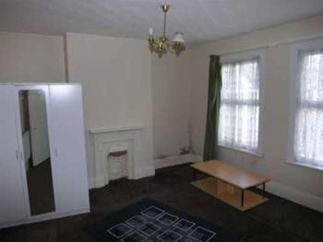  Image of 3 bedroom Property for sale in Cromwell Road Luton LU3 at Cromwell Road Luton Luton, LU3 1DP