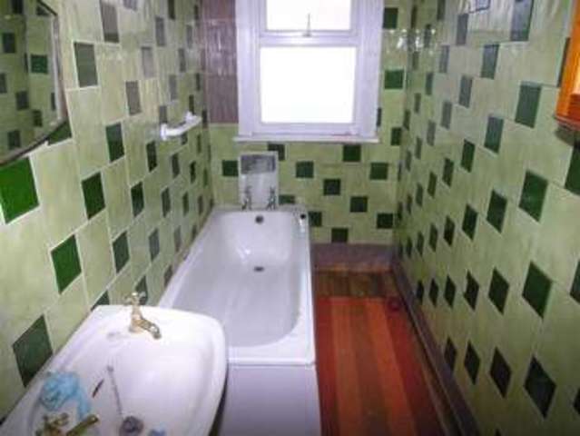  Image of 3 bedroom Property for sale in Cromwell Road Luton LU3 at Cromwell Road Luton Luton, LU3 1DP