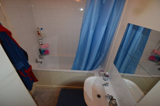  Image of 1 bedroom Flat to rent in Cromwell Road Newport NP19 at Off Corporation Road Newport Newport, NP19 0FZ