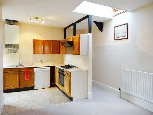  Image of 2 bedroom Apartment to rent in Market Square South Petherton TA13 at Market Square  South Petherton, TA13 5BT